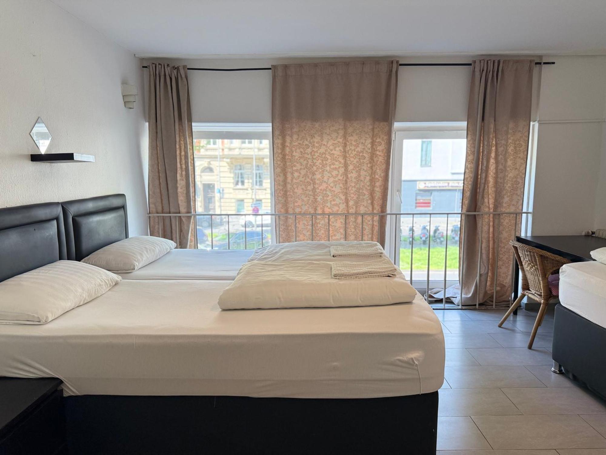 Hotel Garni Emir Cologne Exterior photo