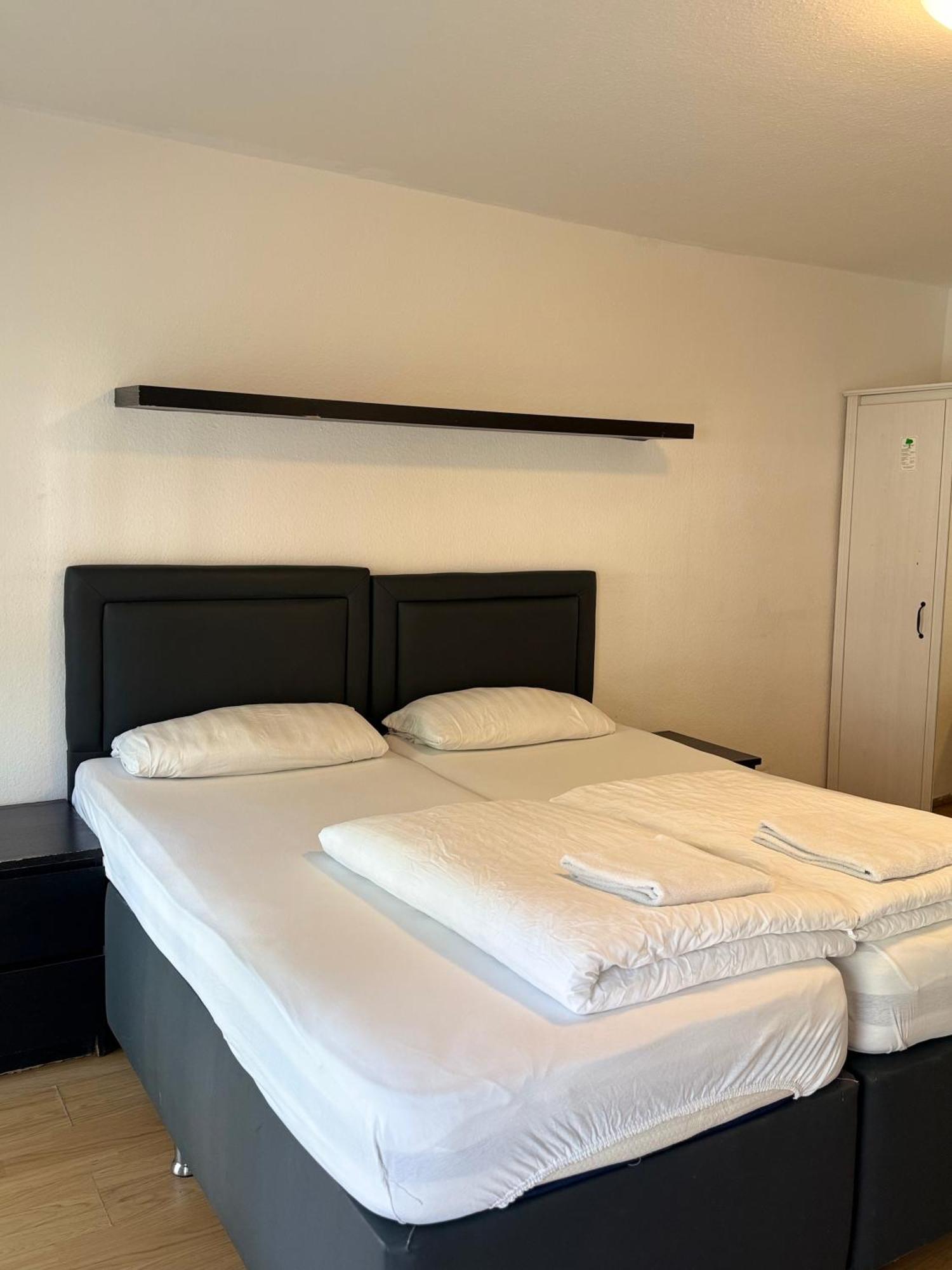 Hotel Garni Emir Cologne Exterior photo